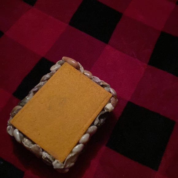 Seashell Box - Picture 3 of 3